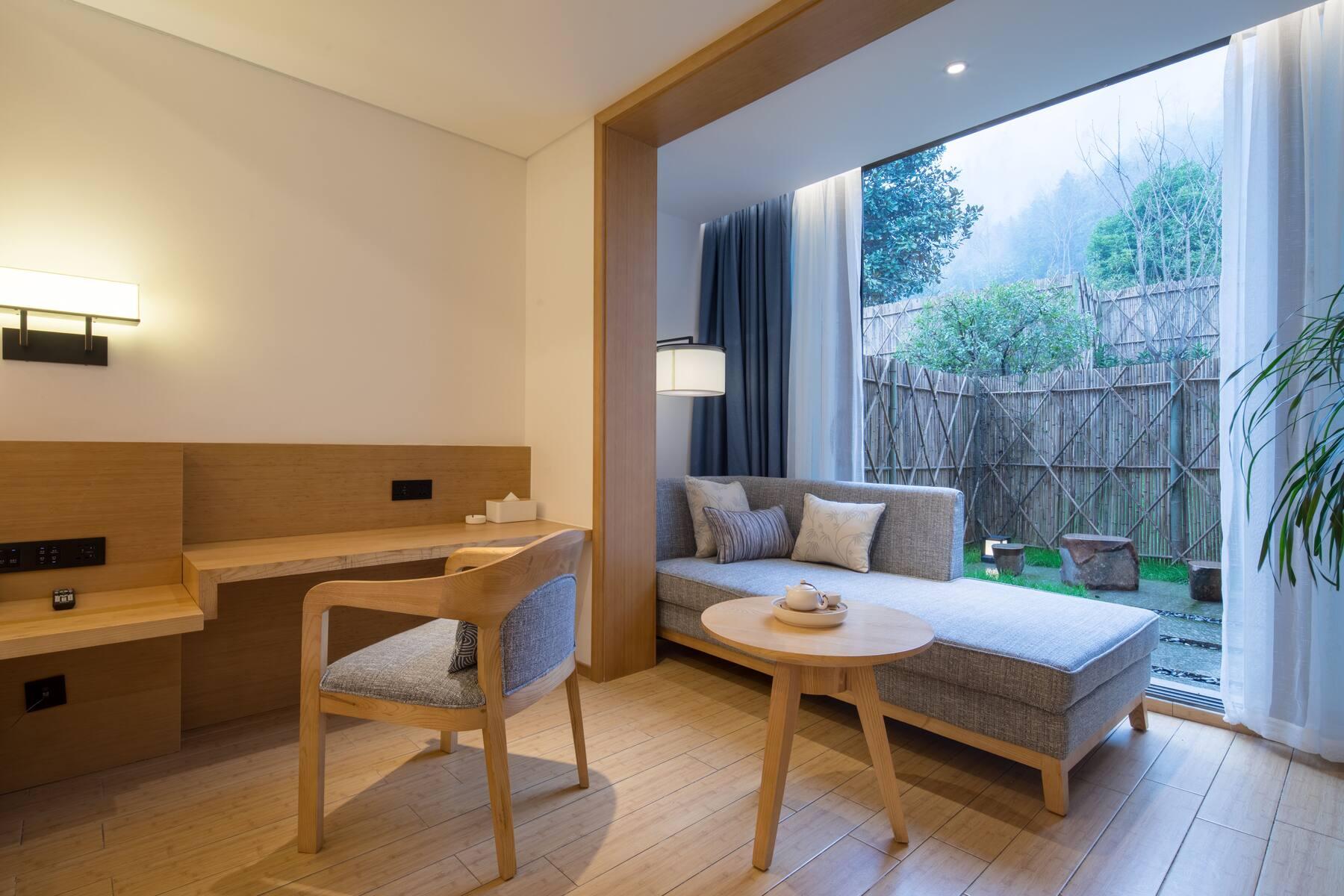 Howard Johnson Huashuiwan Hot Springs Resort เฉิงตู ภายนอก รูปภาพ
