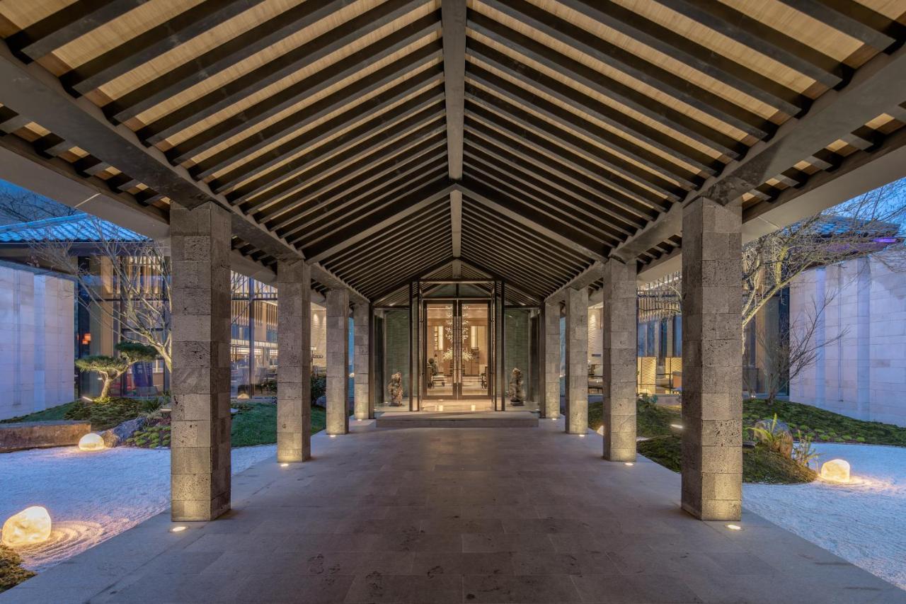 Howard Johnson Huashuiwan Hot Springs Resort เฉิงตู ภายนอก รูปภาพ